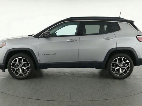 Used 2025 Jeep Compass Limited AWD/4WD image 5