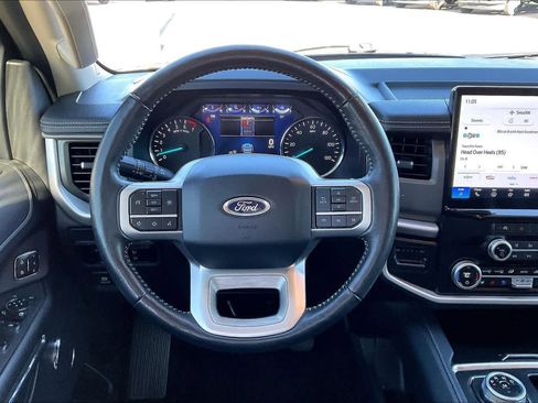 Used 2024 Ford Expedition Max XLT image 5