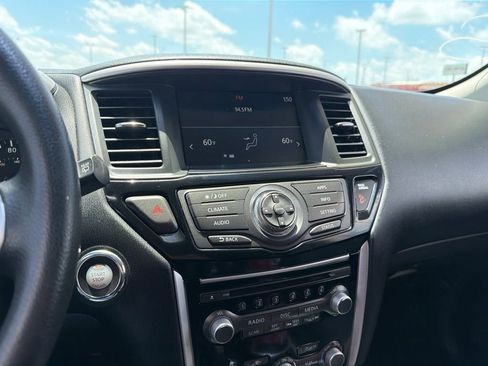 Used 2020 Nissan Pathfinder S FWD image 12