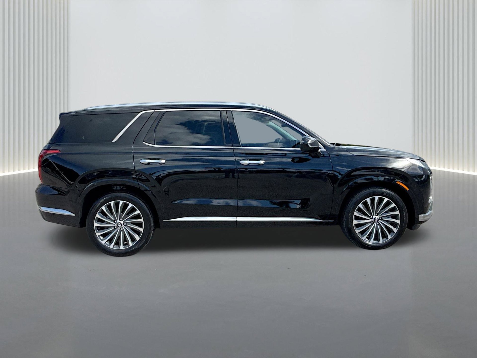 Used 2025 Hyundai Palisade Calligraphy FWD image 6