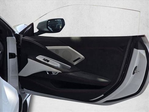Used 2023 Chevrolet Corvette Stingray Premium Conv w/ Z51 Performance Package RWD image 10