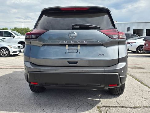 Used 2025 Nissan Rogue SV AWD/4WD image 5