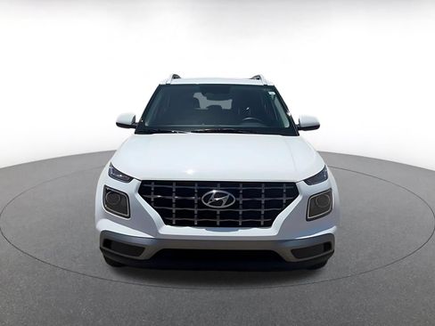 Used 2026 Hyundai Venue SEL FWD image 8