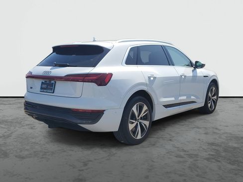 Used 2024 Audi Q8 e-tron Premium Plus w/ Premium Plus Package AWD/4WD image 4