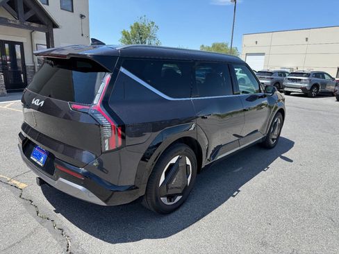 Used 2024 Kia EV9 Land AWD/4WD image 9