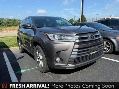 Certified 2018 Toyota Highlander Limited w/ Carpet Mat Package (TMS)