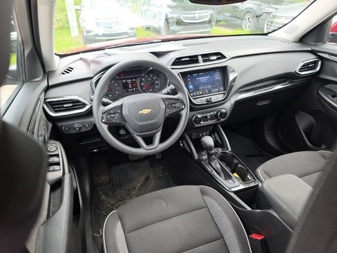 Certified 2023 Chevrolet TrailBlazer LT w/ Convenience Package FWD image 4