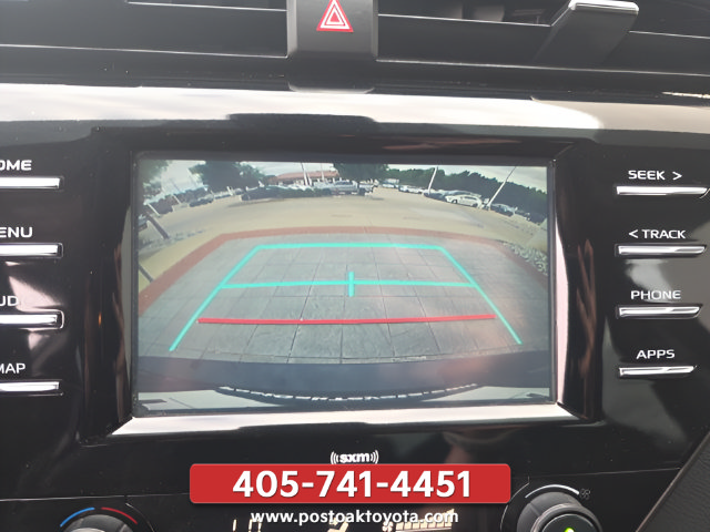 Used 2020 Toyota Camry SE FWD image 21