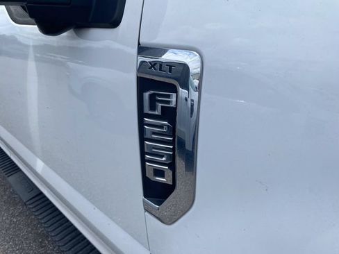 Used 2017 Ford F250 XLT w/ XLT Value Package AWD/4WD image 4