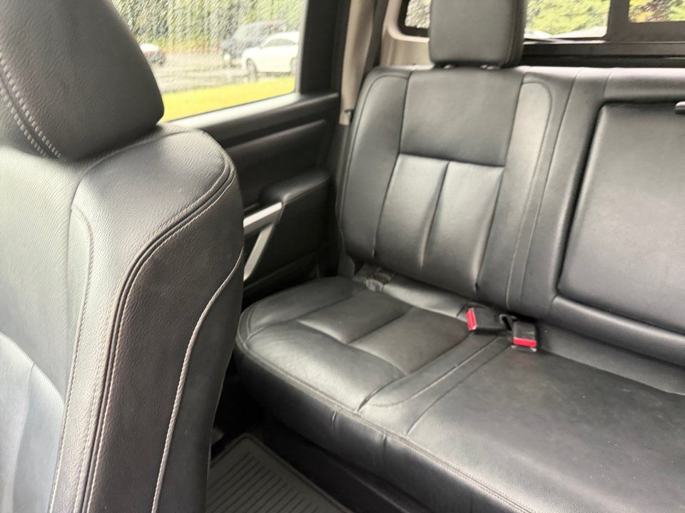 Used 2020 Nissan Titan SL w/ Moonroof Package AWD/4WD image 29