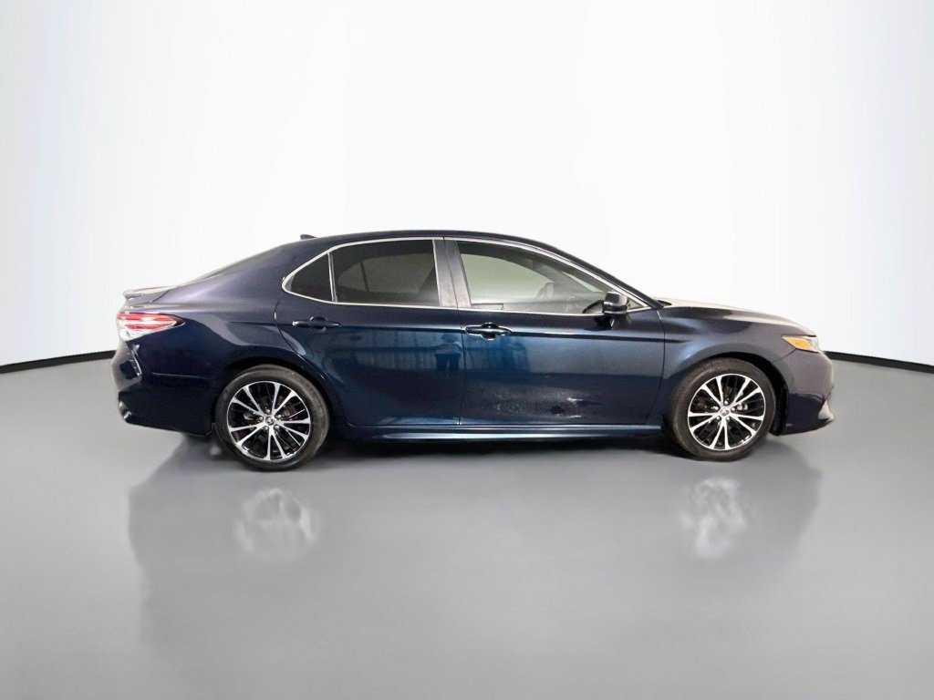 Used 2020 Toyota Camry SE FWD image 11