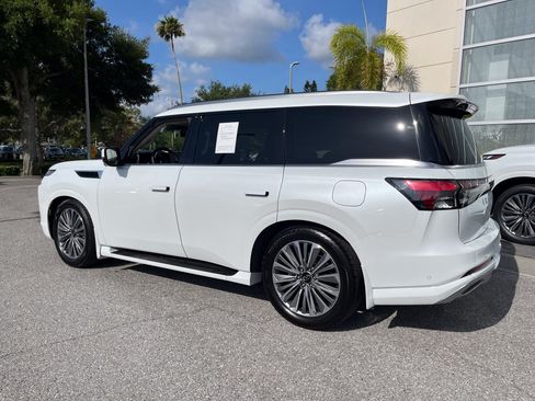 Certified 2026 INFINITI QX80 Luxe w/ Cargo Package AWD/4WD image 3