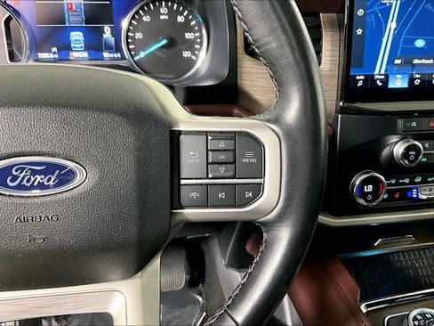 Used 2023 Ford Expedition Limited image 19