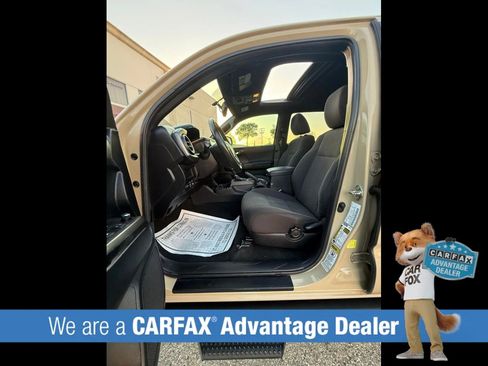 Used 2017 Toyota Tacoma TRD Off-Road w/ Premium & Technology Package AWD/4WD image 49