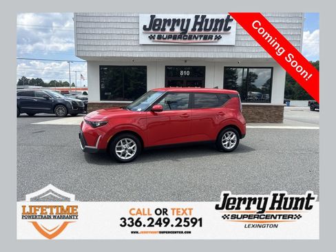 Used 2025 Kia Soul LX w/ LX Technology Package FWD image 1