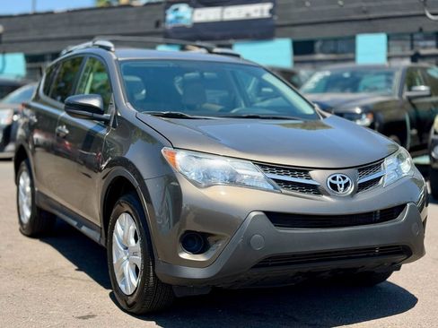 Used 2013 Toyota RAV4 LE AWD/4WD image 1