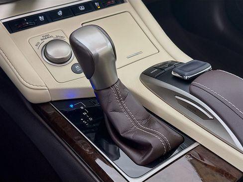 Used 2017 Lexus ES 350 w/ Ultra Luxury Package image 19