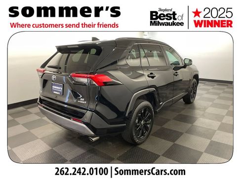 Used 2024 Toyota RAV4 SE w/ Convenience Package AWD/4WD image 5