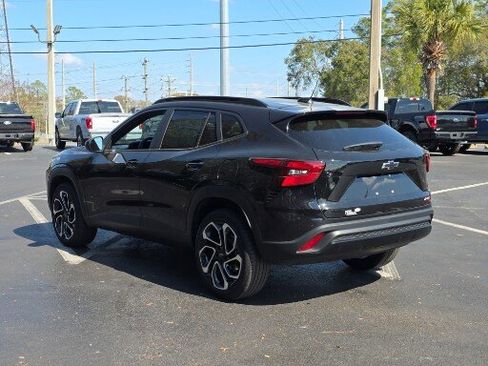 Used 2024 Chevrolet Trax RS w/ Driver Confidence Package image 11