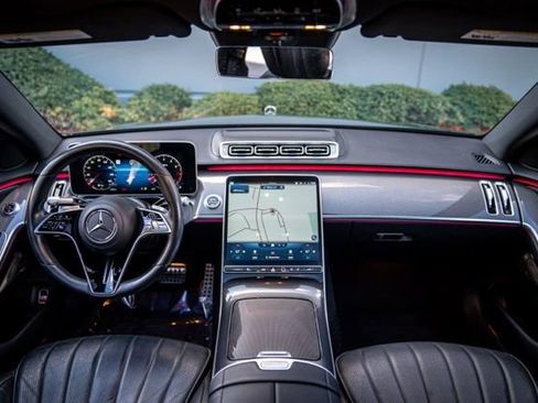 Used 2023 Mercedes-Benz S 500 4MATIC w/ AMG Line image 24