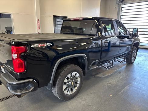 Used 2022 Chevrolet Silverado 2500 Custom w/ Custom Value Package AWD/4WD image 8