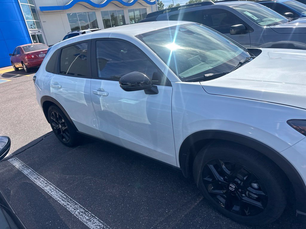 Used 2024 Honda HR-V Sport image 2