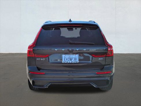 Used 2025 Volvo XC60 B5 Core w/ Protection Package Premier image 4