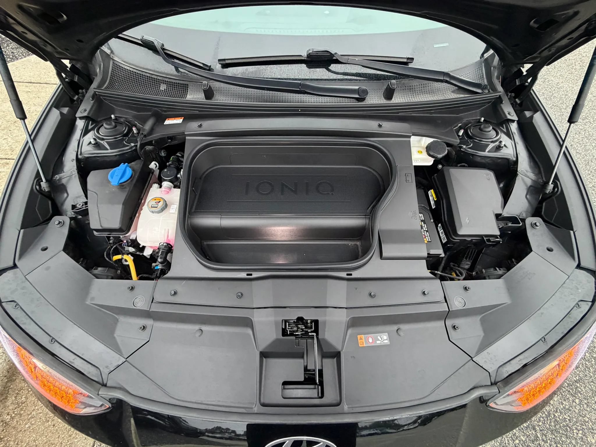 Used 2024 Hyundai Ioniq 6 SE AWD/4WD image 32