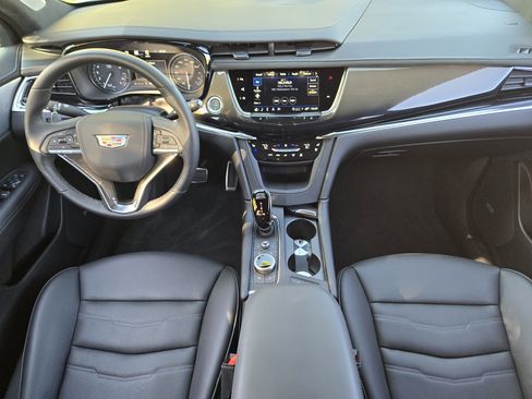 Used 2024 Cadillac XT6 Sport w/ Platinum Package image 35