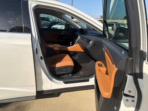 Used 2022 Lexus RX 350L FWD w/ Premium Package image 32