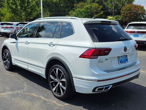 Used 2022 Volkswagen Tiguan SEL R-Line AWD/4WD image 3