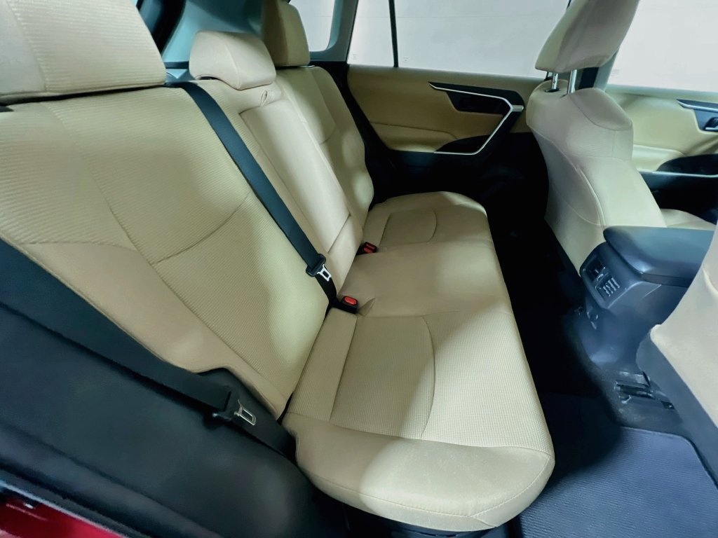 Certified 2019 Toyota RAV4 LE w/ Carpet Mat Package AWD/4WD image 23