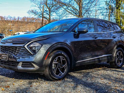 Certified 2023 Kia Sportage LX image 3