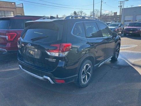 Used 2022 Subaru Forester Touring image 6