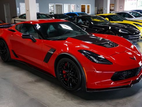 Used 2019 Chevrolet Corvette Z06 RWD image 4