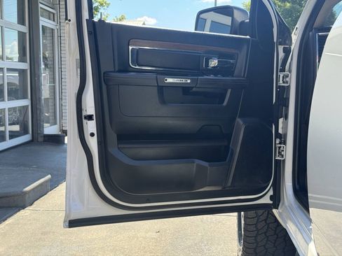 Used 2016 RAM 1500 Laramie AWD/4WD image 12