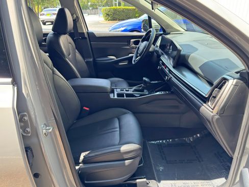 Used 2025 Kia Sorento S w/ Panoramic Sunroof Package FWD image 15