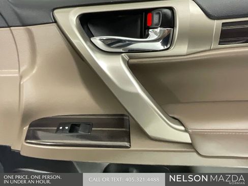 Used 2020 Lexus GX 460 Premium image 17