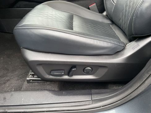 Used 2024 Mitsubishi Outlander SEL image 17