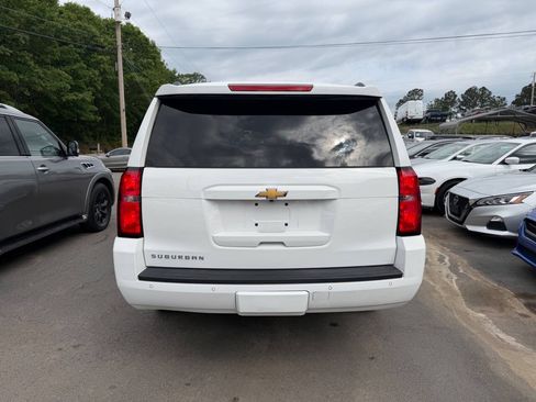 Used 2018 Chevrolet Suburban LT RWD image 7