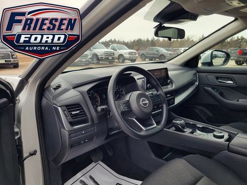 Used 2024 Nissan Rogue SV AWD/4WD image 14