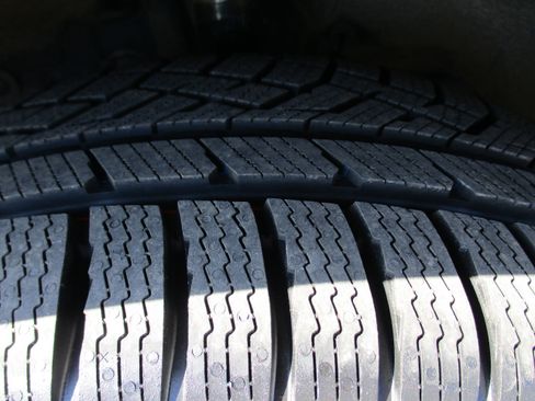 Used 2024 Honda CR-V EX-L image 10