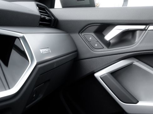 New 2025 Audi Q3 2.0T Premium image 15