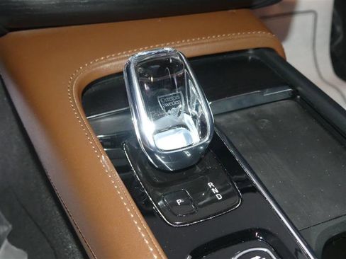 Used 2021 Volvo XC90 T8 Inscription w/ Advanced Package AWD/4WD image 40