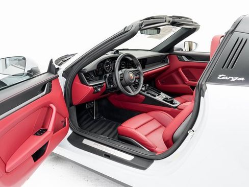 Used 2024 Porsche 911 Targa 4S image 7