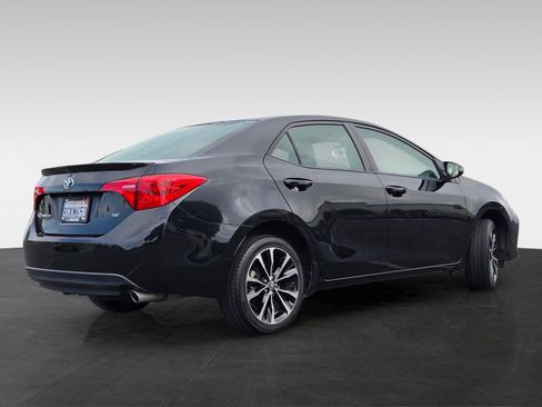 Used 2019 Toyota Corolla SE FWD image 4