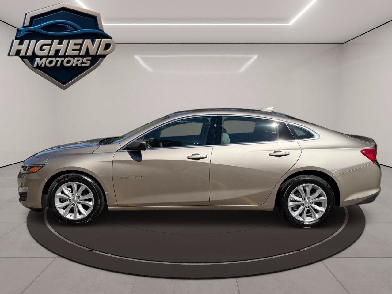 Used 2025 Chevrolet Malibu LT FWD image 2