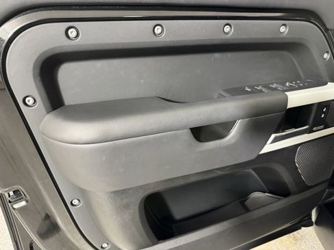 Used 2023 Land Rover Defender 110 X-Dynamic SE image 20