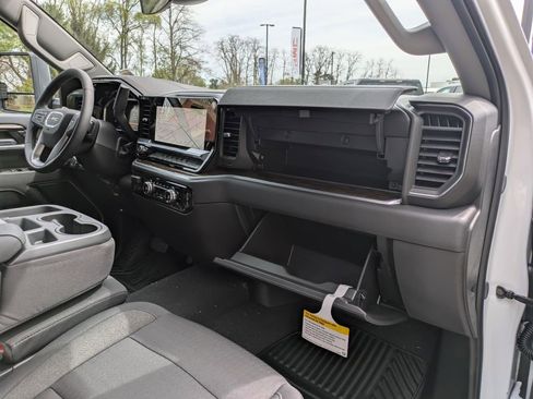 New 2026 GMC Sierra 2500 SLE w/ SLE Value Package; AWD/4WD image 28