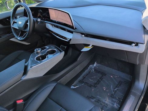 Certified 2026 Cadillac Optiq Sport 2 w/ LPO, Floor Liner Package RWD image 37